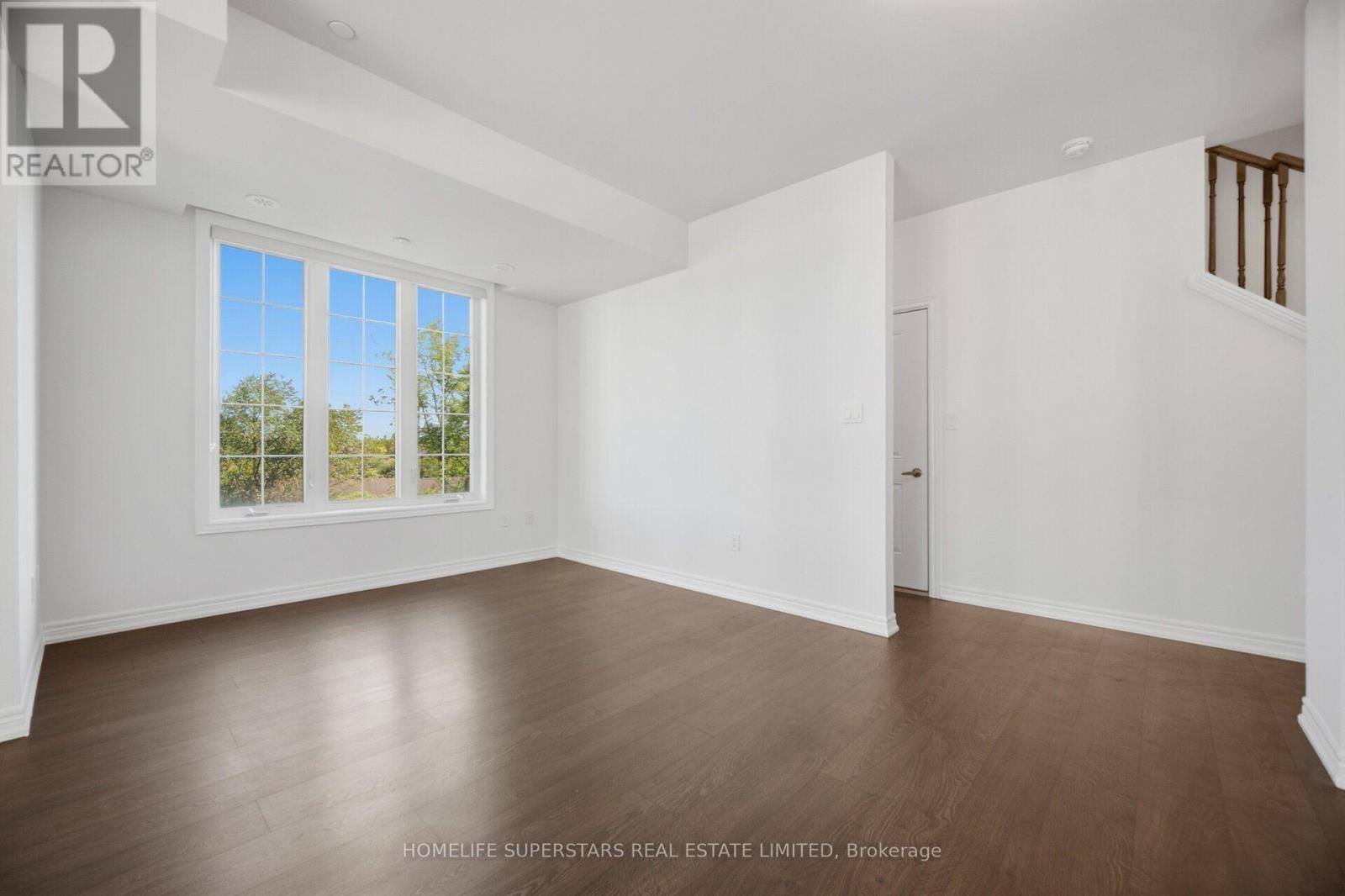 #7 2205 LILLYKIN STREET - 14