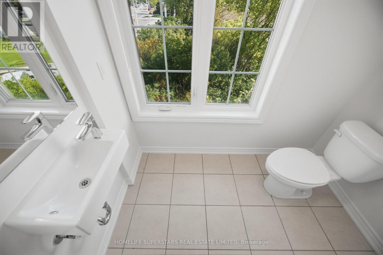 #7 2205 LILLYKIN STREET - 17