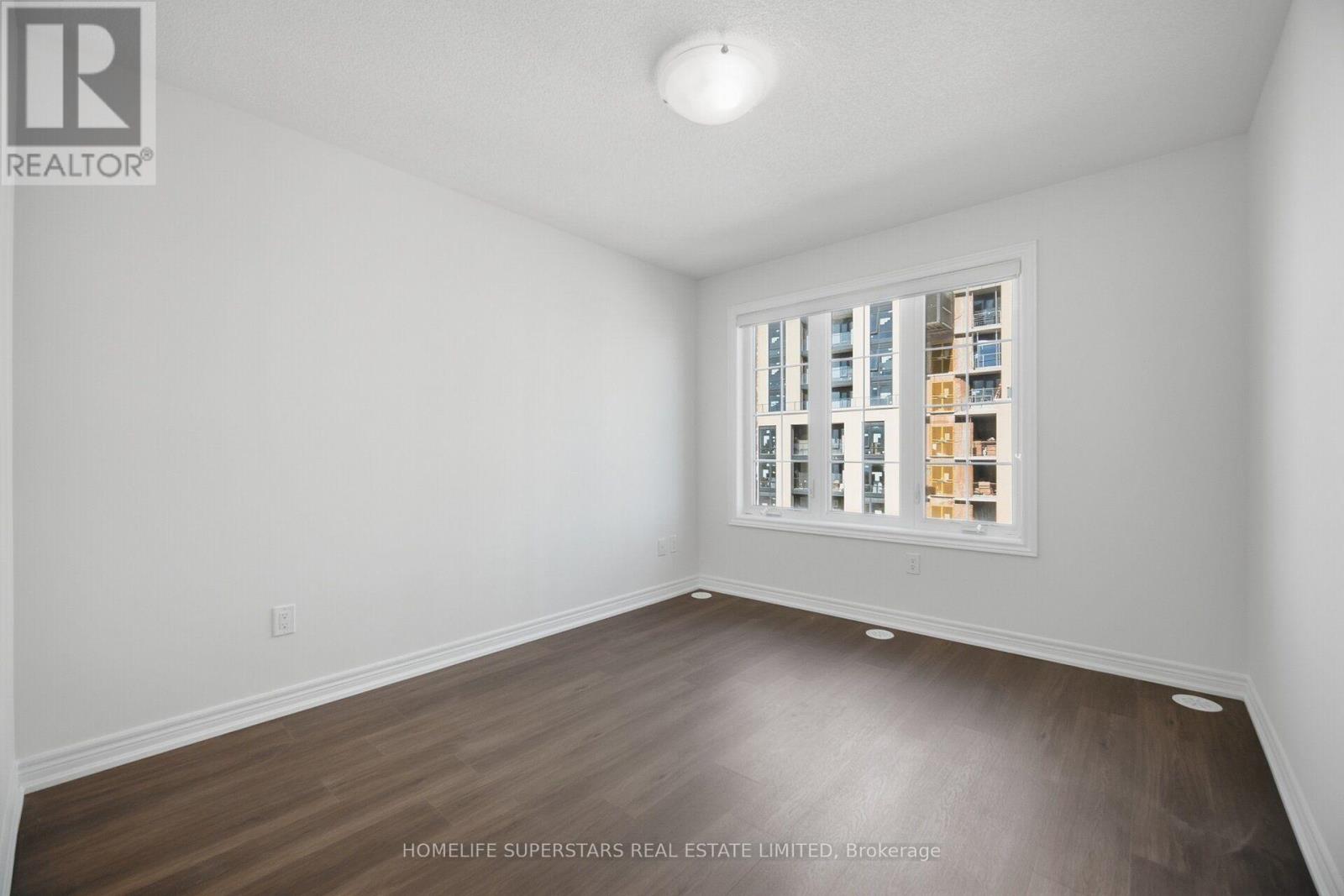 #7 2205 LILLYKIN STREET - 23