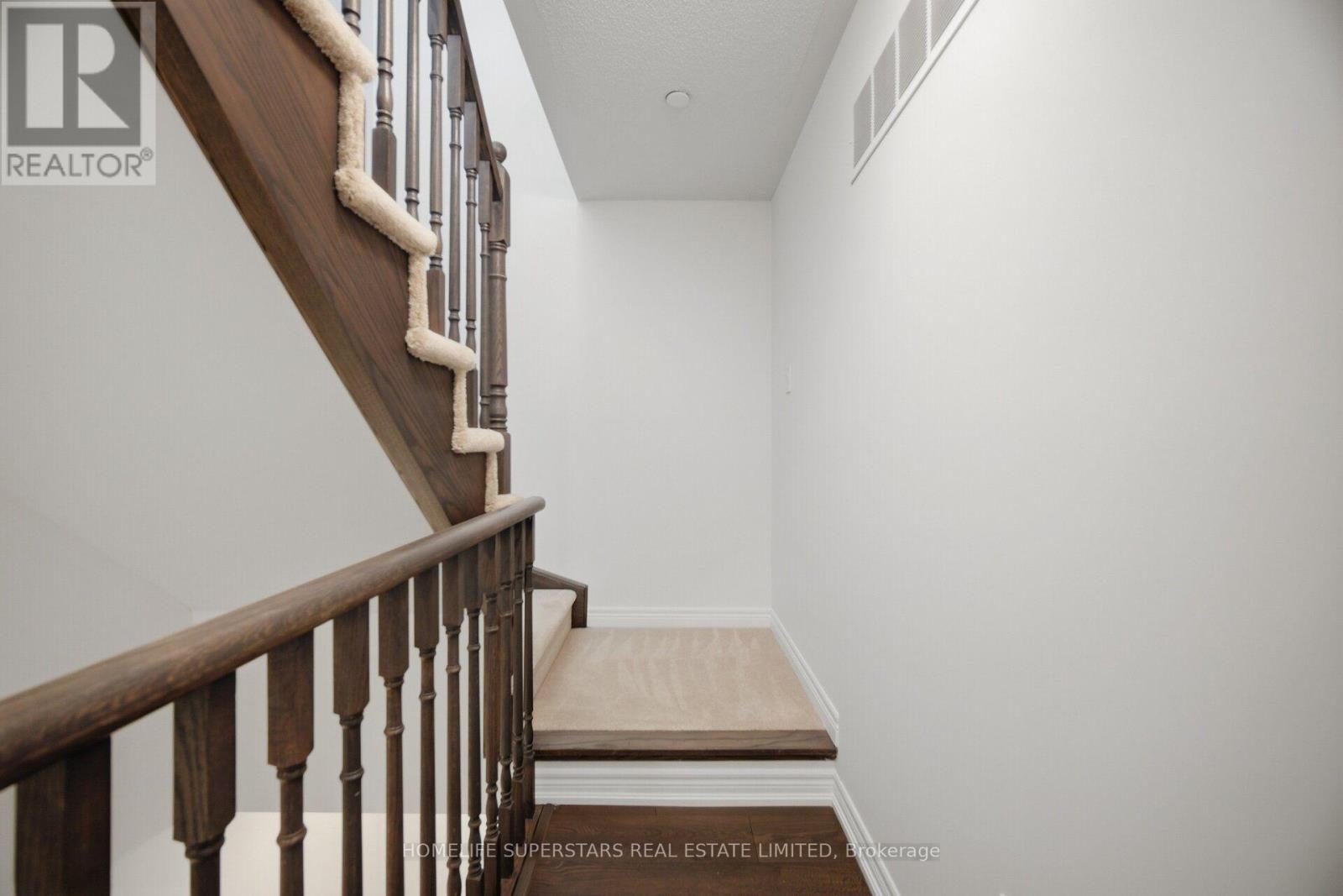 #7 2205 LILLYKIN STREET - 34