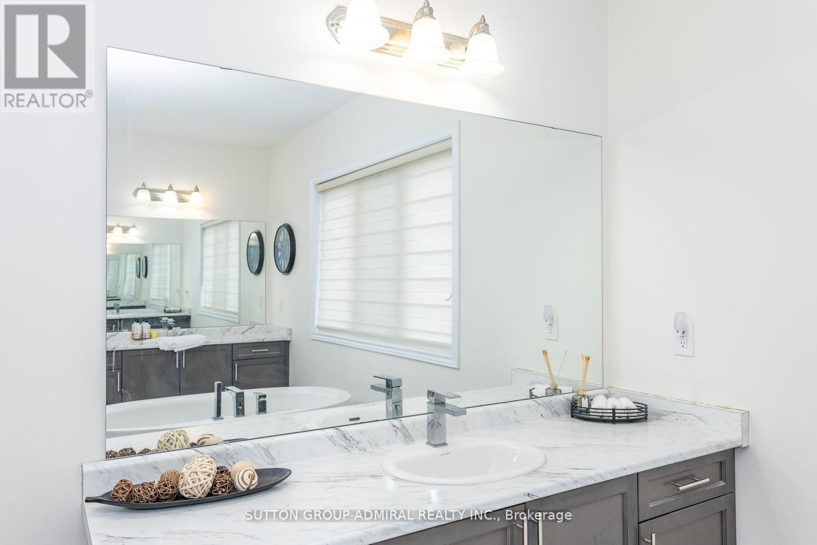 30 ALBERT SPENCER AVENUE - 27