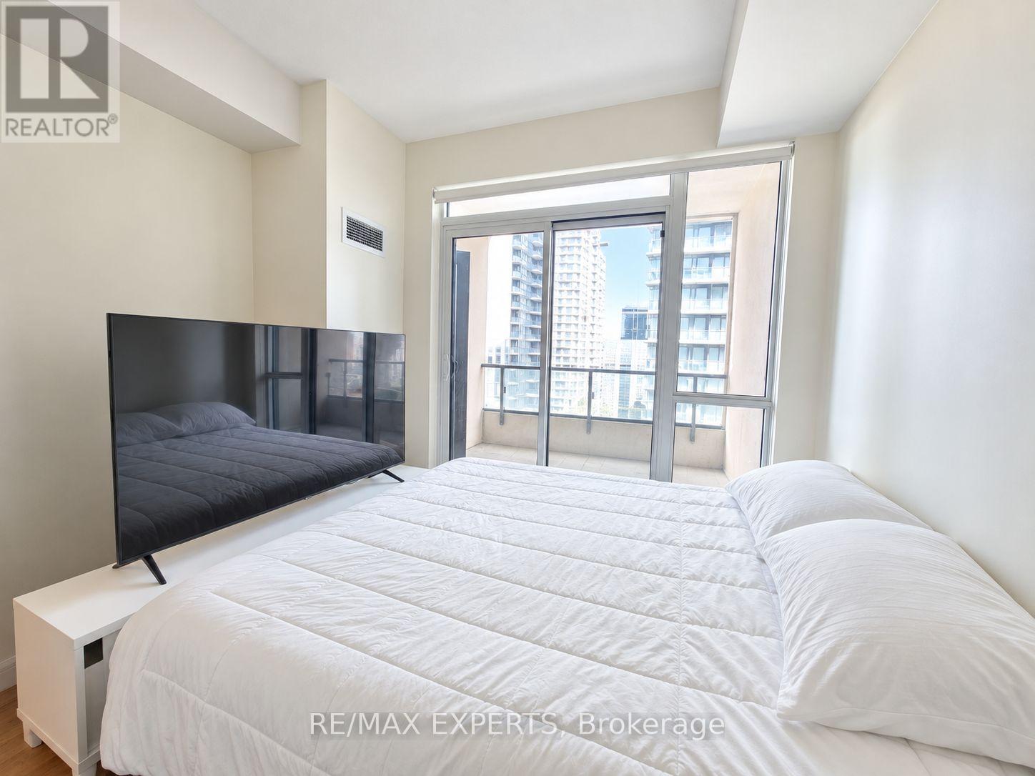 1217 - 4055 PARKSIDE VILLAGE DRIVE, Mississauga (Creditview) — photo 3
