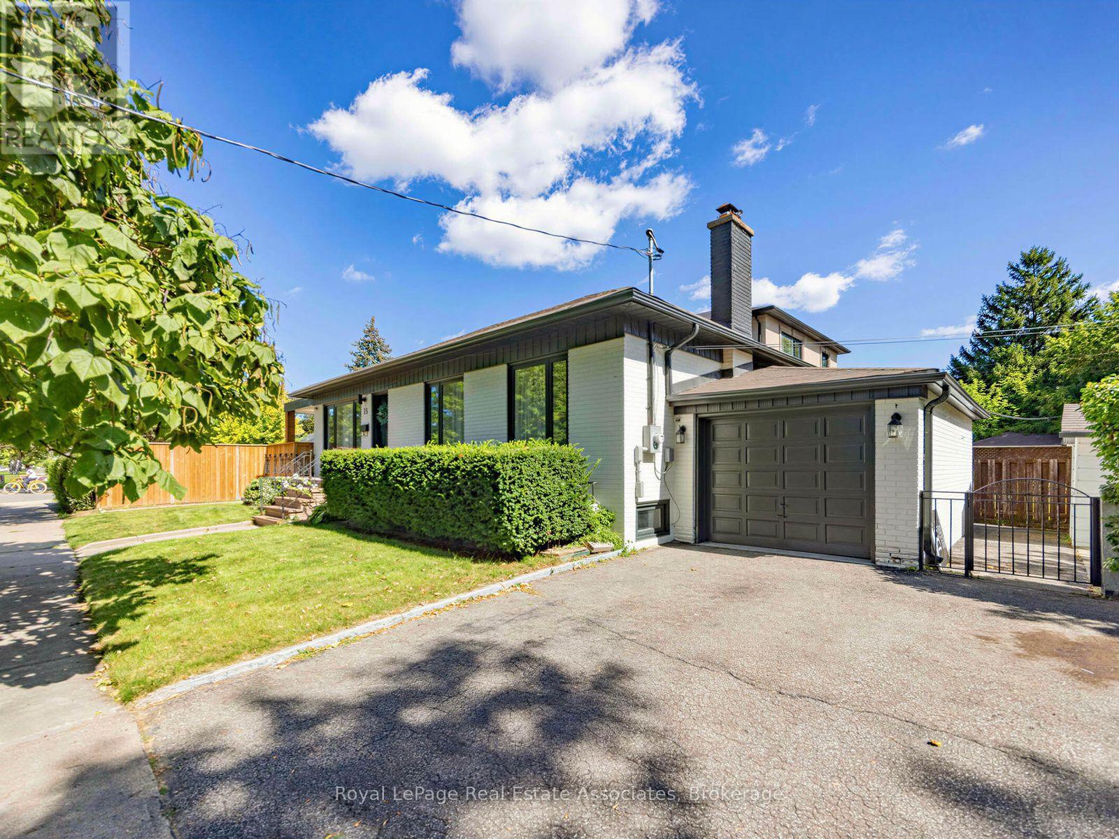 25 TREEVIEW DRIVE, Toronto (Alderwood) — photo 2