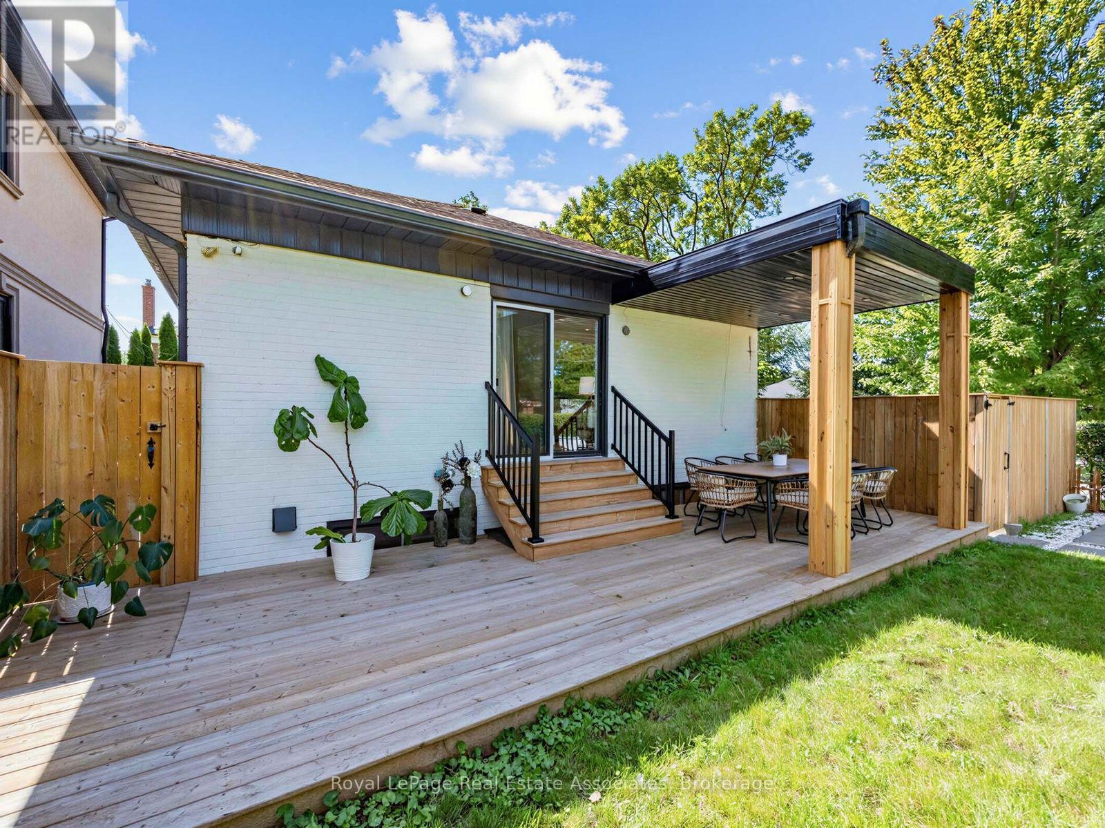 25 TREEVIEW DRIVE - Image 33