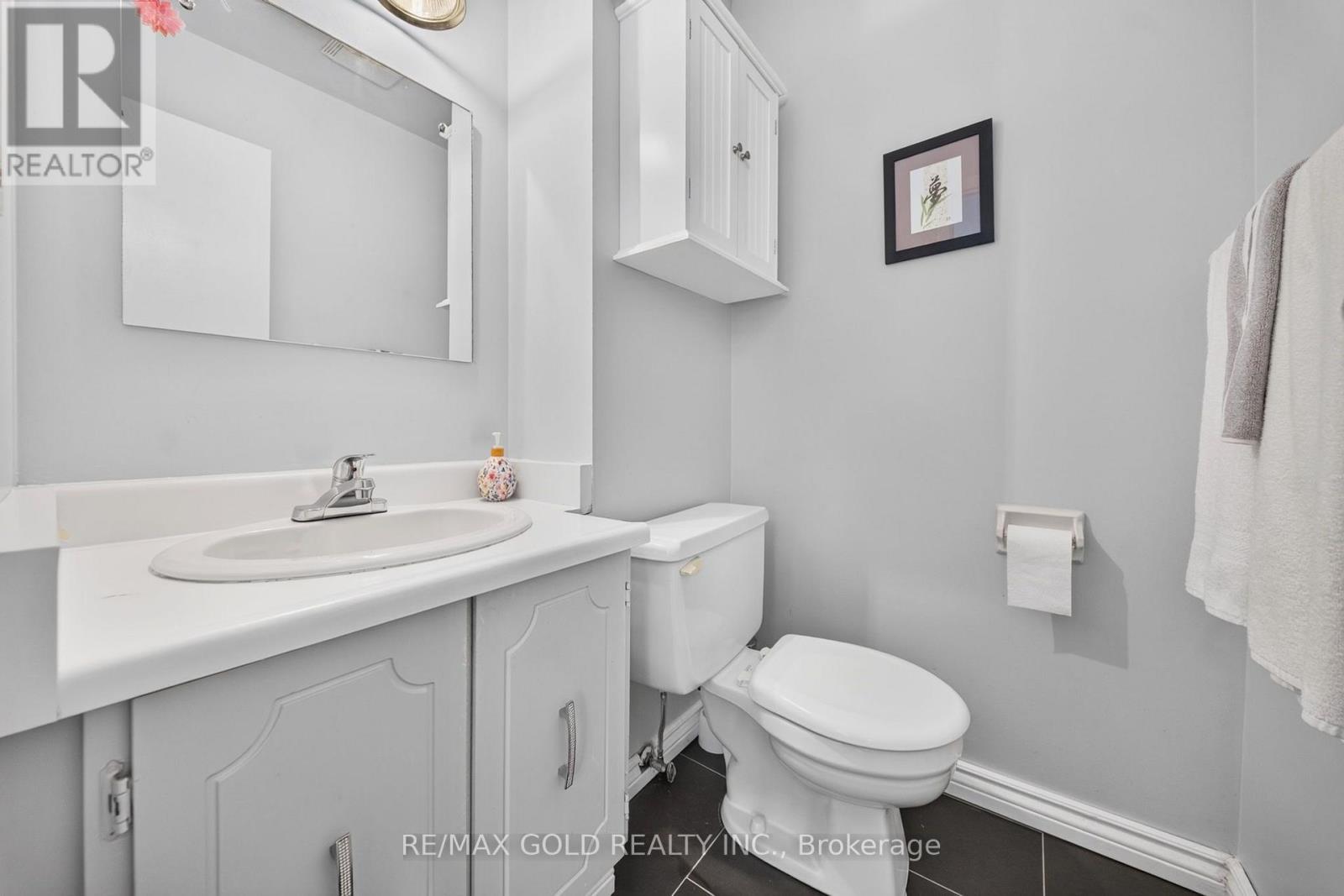 6 ROWE COURT - 31