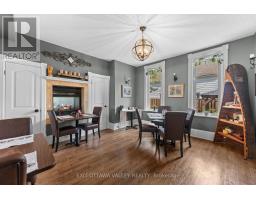 Living room - 1739 Beachburg Road, Whitewater Region, ON K0J1C0 Photo 11