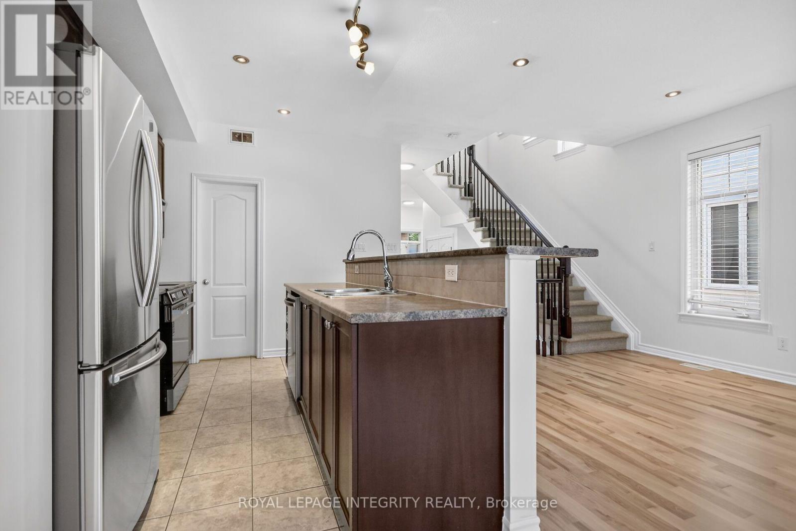 848 WHITE ALDER AVENUE photo 15