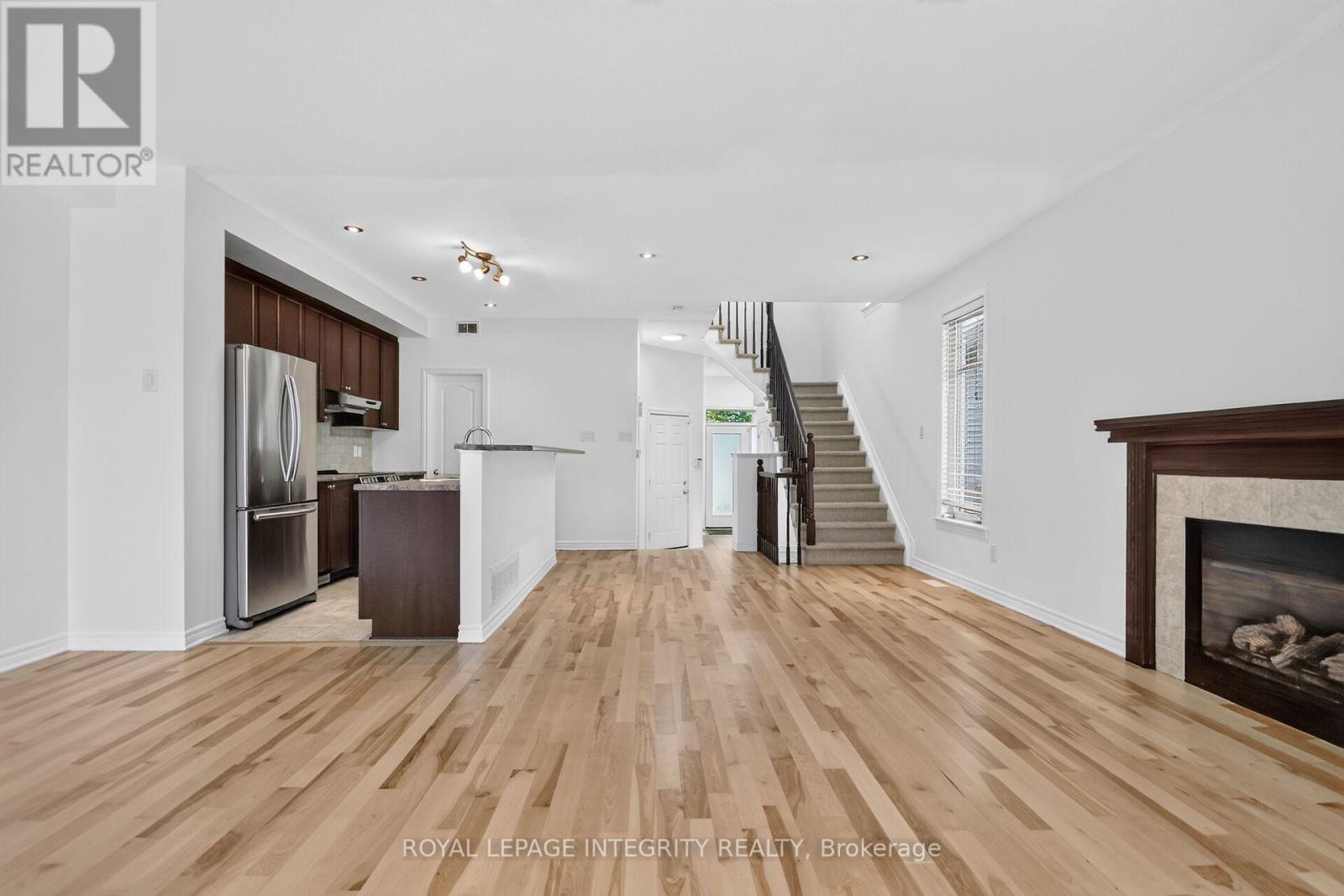 848 WHITE ALDER AVENUE photo 13