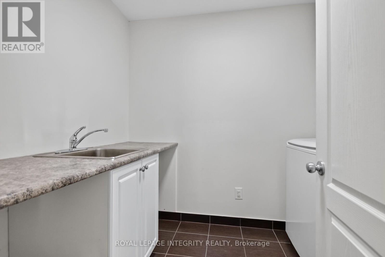 848 WHITE ALDER AVENUE photo 44