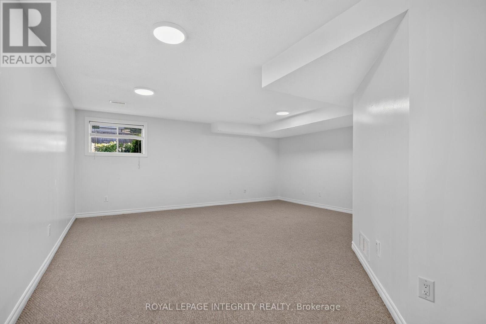 848 WHITE ALDER AVENUE photo 47