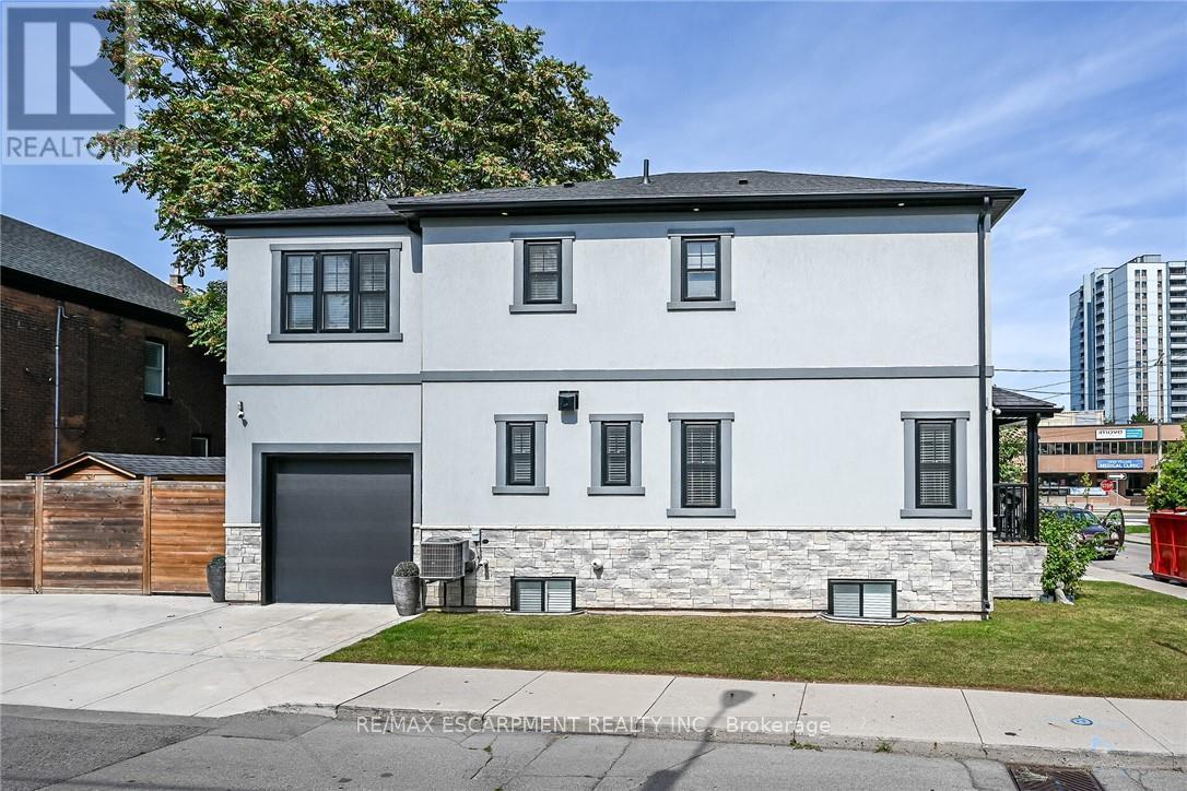 109 RAY STREET, Hamilton (Strathcona) — photo 3