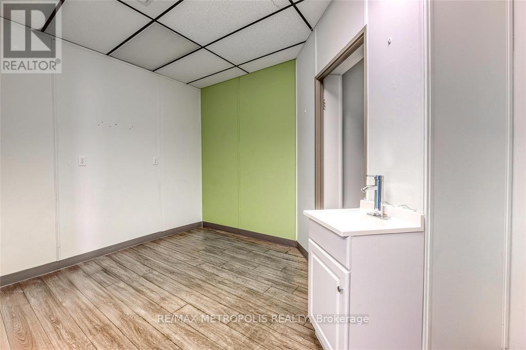 B - 373 VIDAL STREET S, Sarnia — photo 9