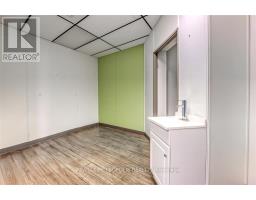 B - 373 Vidal Street S, Sarnia, ON N7T2V3 Photo 9