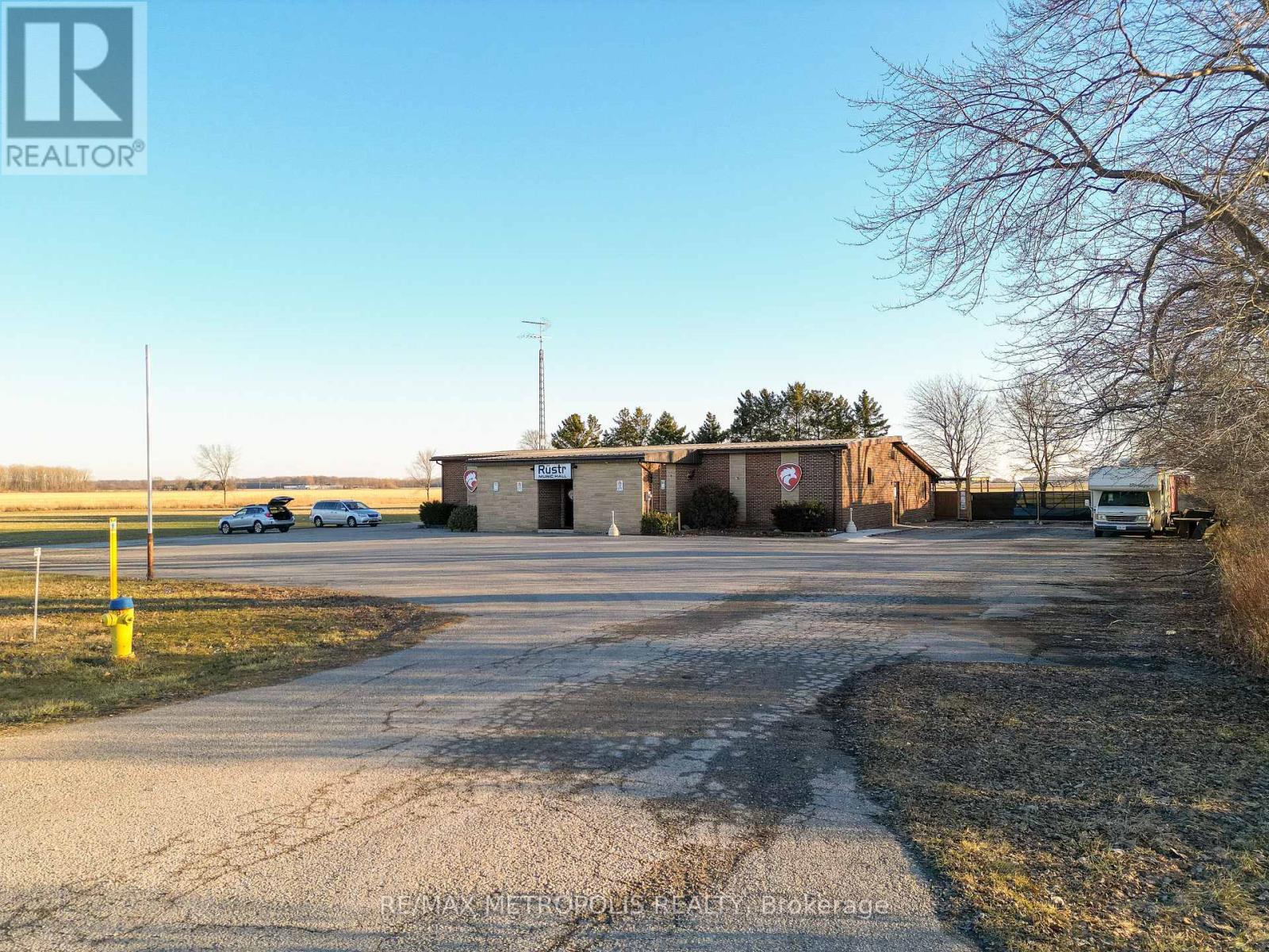 2505 LONDON LINE, Sarnia — photo 2