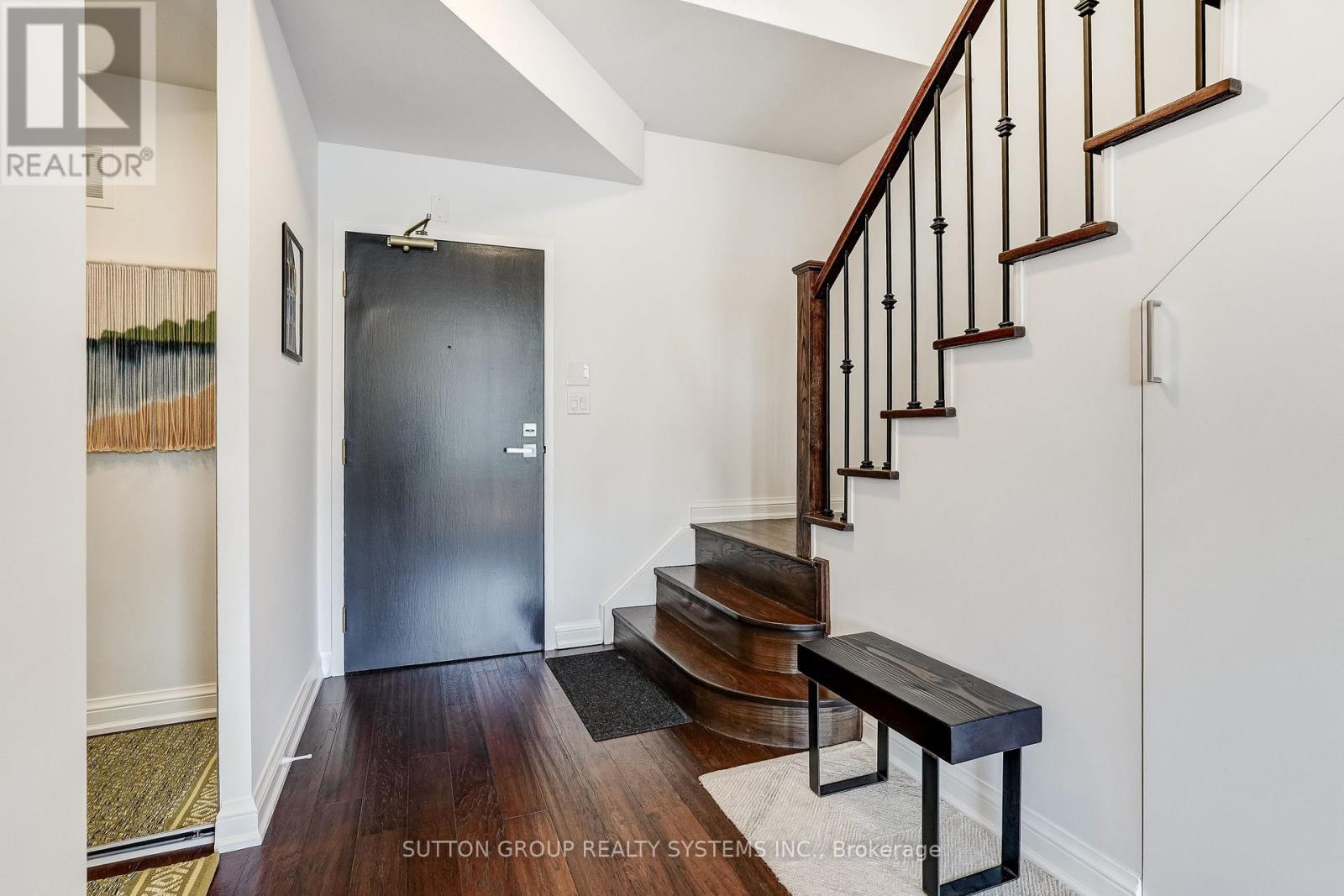 #PH807 39 JARVIS STREET - 21