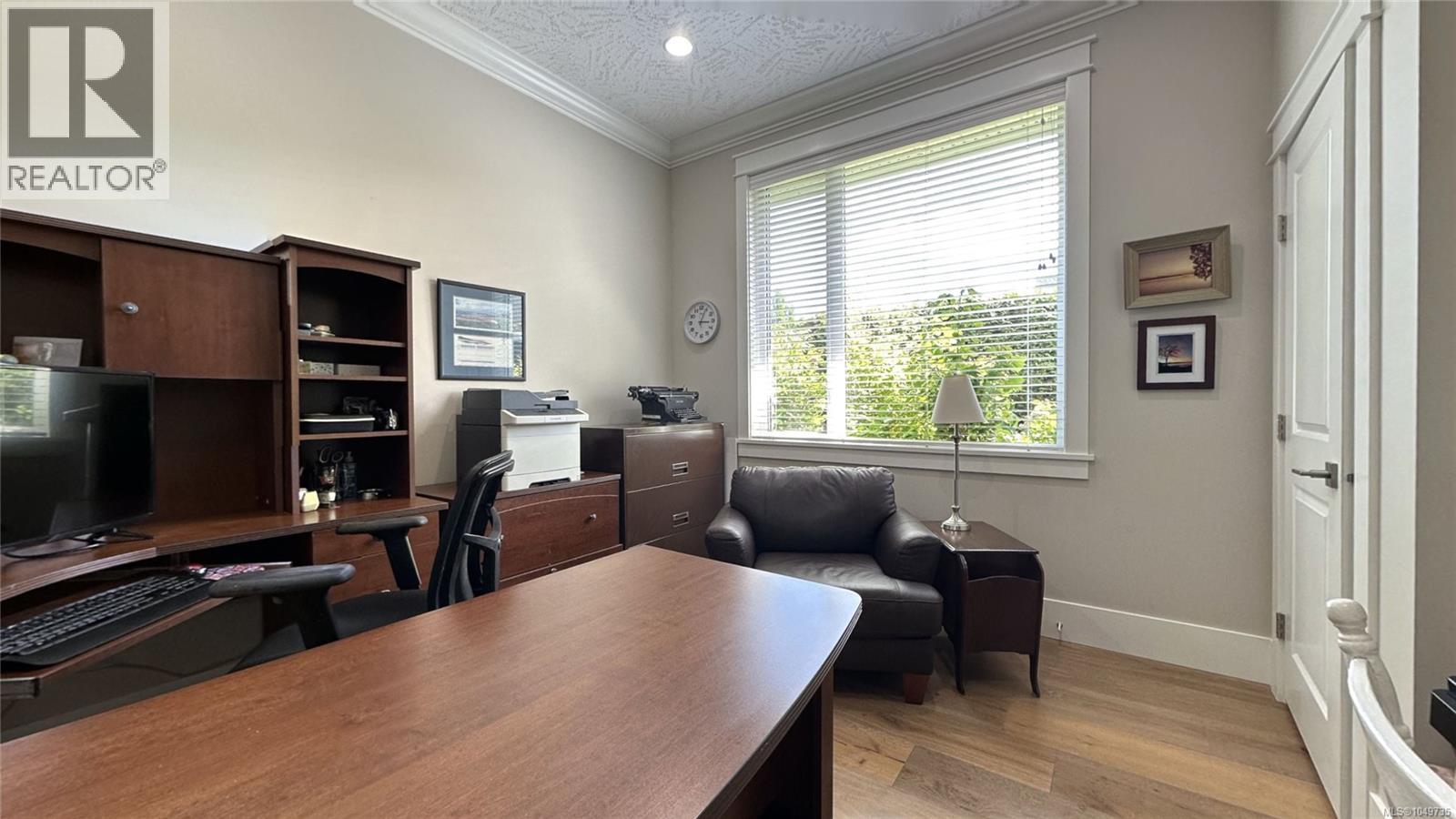 856 Bluffs Dr - Image 33