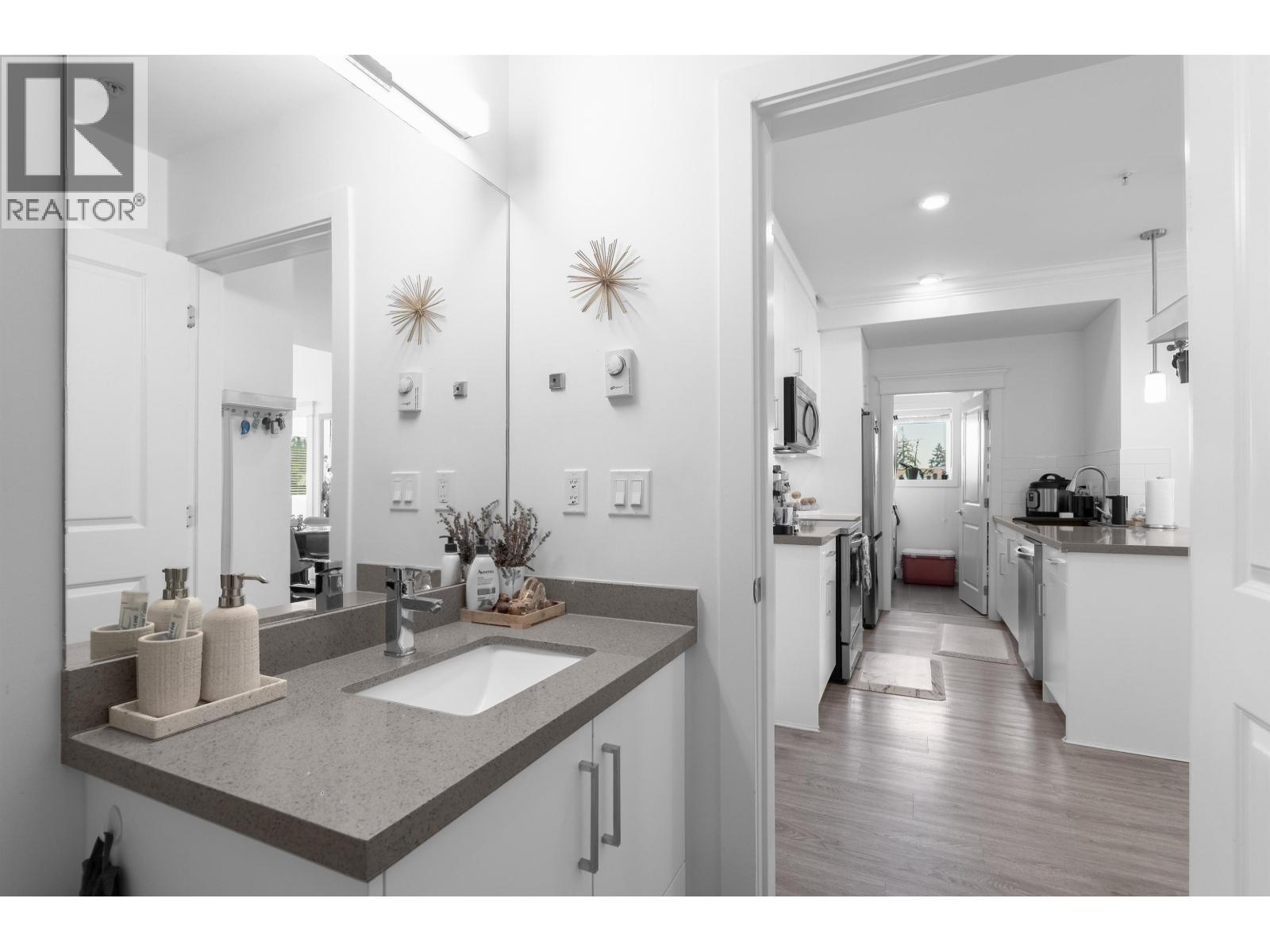 401 2389 HAWTHORNE AVENUE, Port Coquitlam