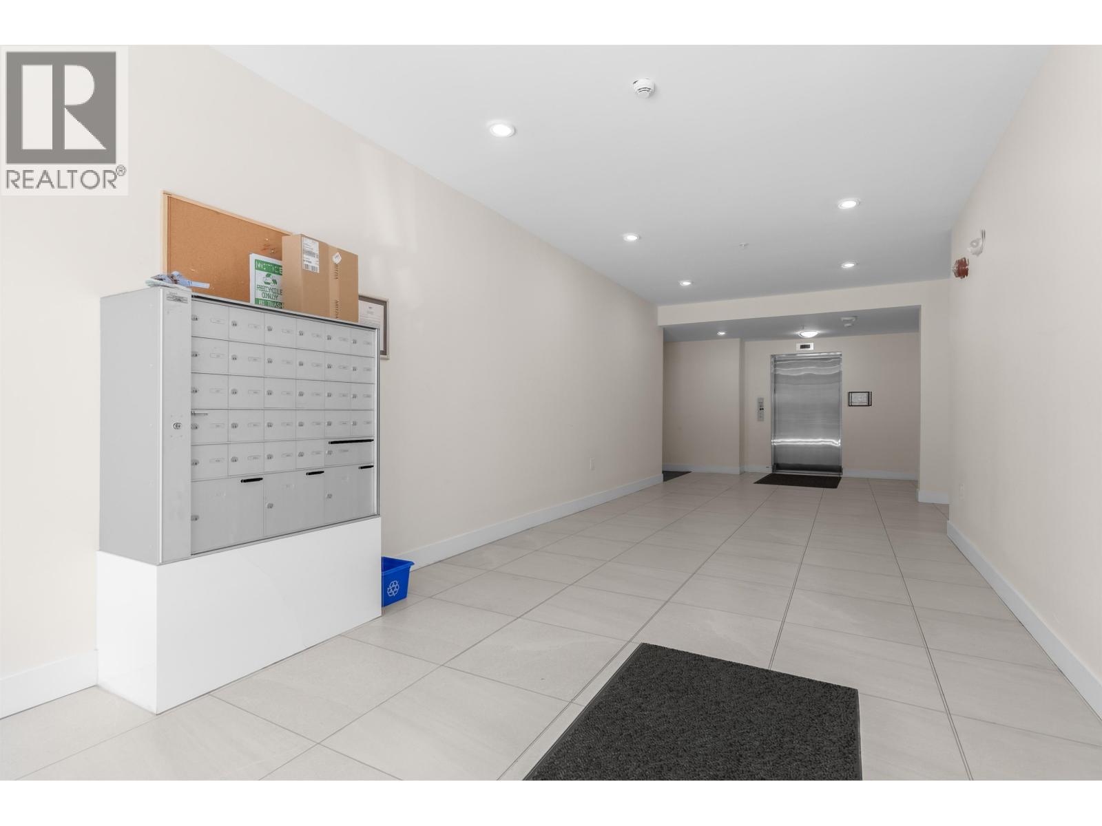 401 2389 HAWTHORNE AVENUE, Port Coquitlam