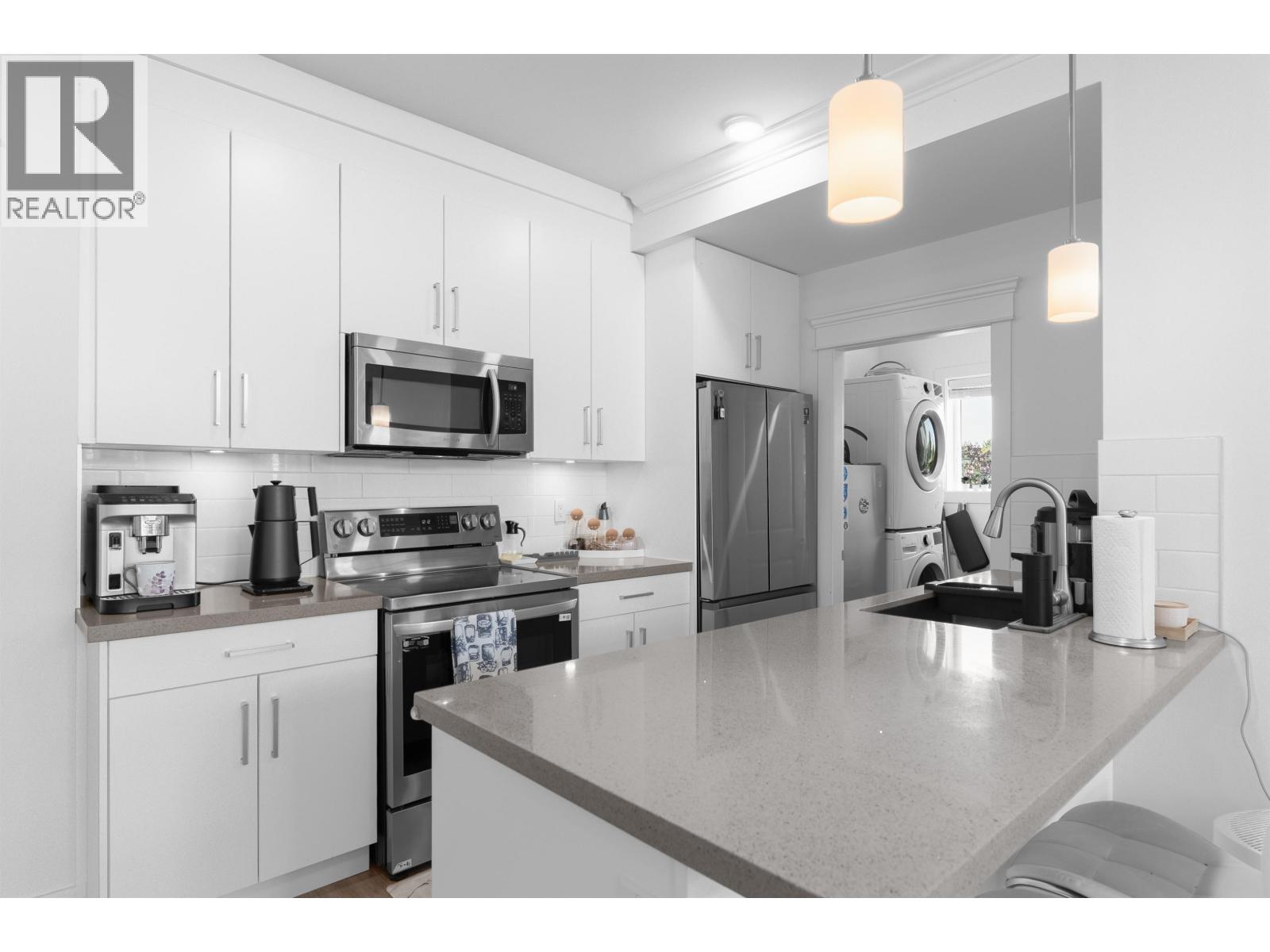 401 2389 HAWTHORNE AVENUE, Port Coquitlam