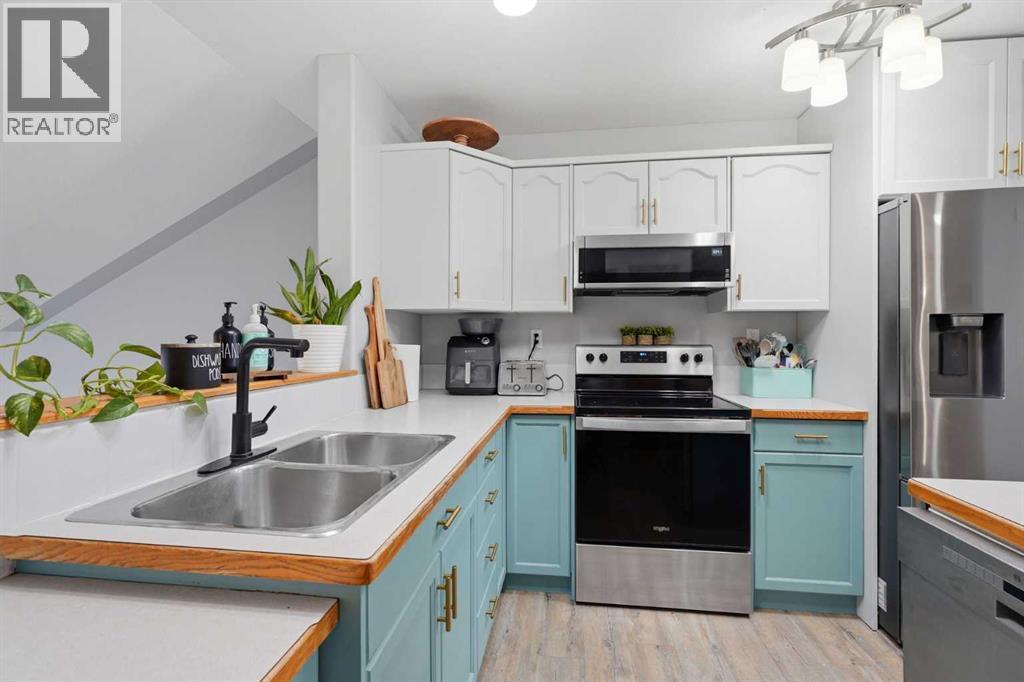 Listing photo – 7012 60A Street, Rocky Mountain House