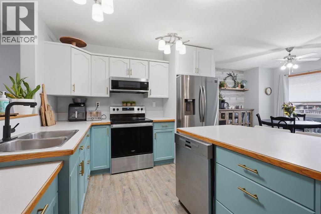Listing photo – 7012 60A Street, Rocky Mountain House