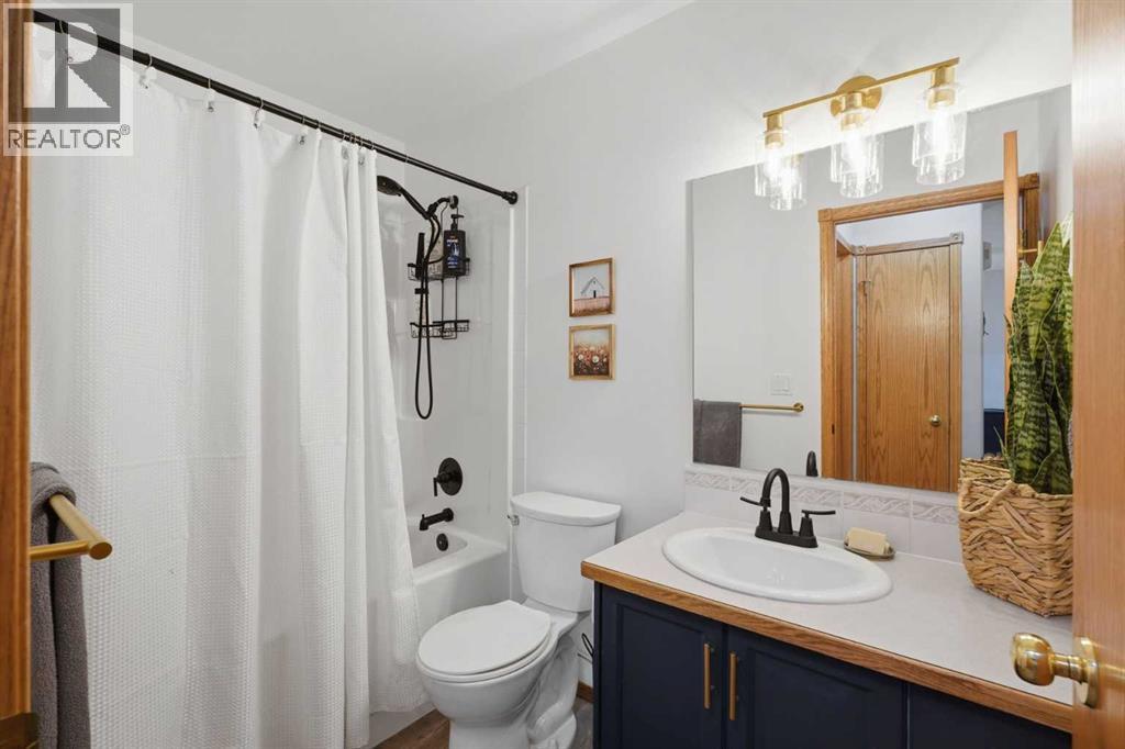 Listing photo – 7012 60A Street, Rocky Mountain House