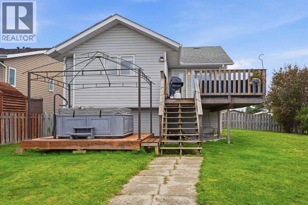 Listing photo – 7012 60A Street, Rocky Mountain House