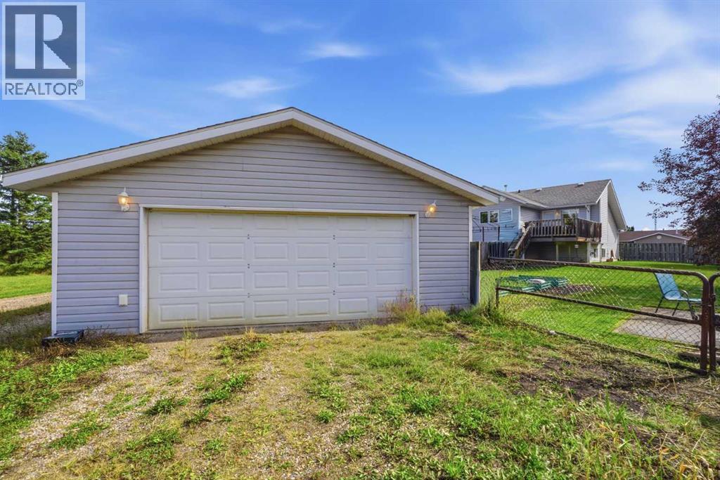 Listing photo – 7012 60A Street, Rocky Mountain House