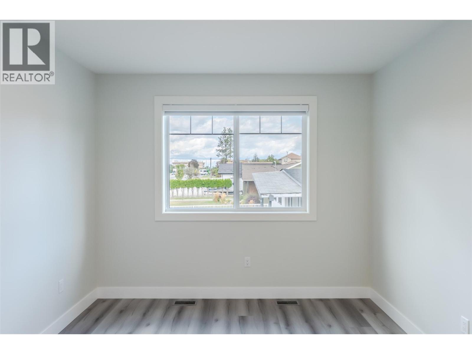 2644 South Main Street Unit# 102, Penticton