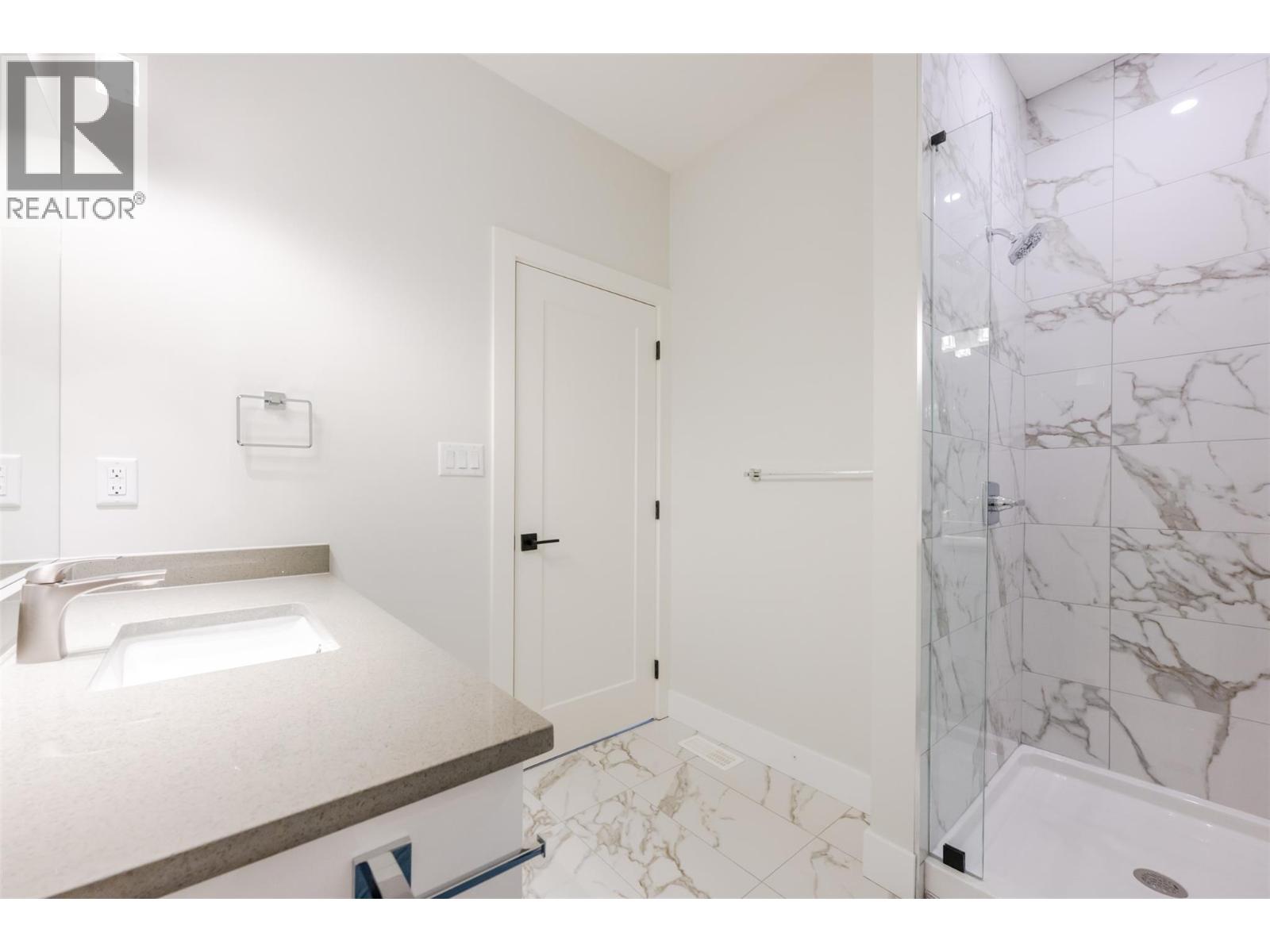 2644 South Main Street Unit# 102, Penticton