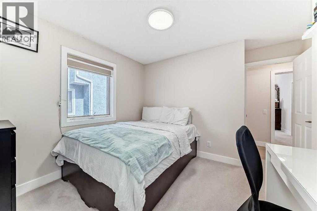 7165 California Boulevard NE - 12