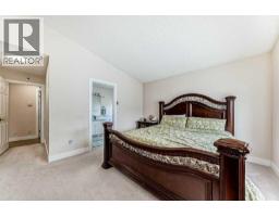 4pc Bathroom - 7165 California Boulevard Ne, Calgary, AB T1Y6W1 Photo 7