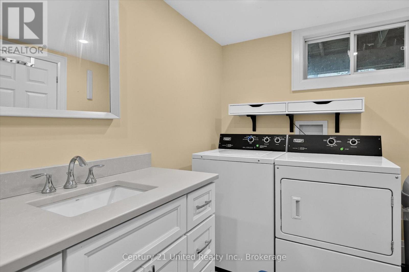 2051 JILL LANE - Image 35