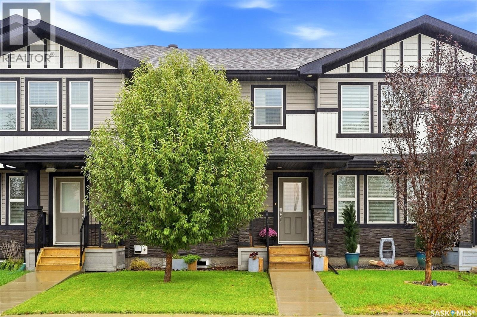 8008 Canola AVENUE, Regina — photo 1