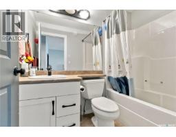 562 Rempel Manor, Saskatoon, SK S7T0J4 Photo 16