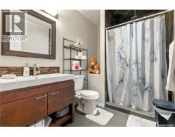 562 Rempel Manor, Saskatoon, SK S7T0J4 Photo 22