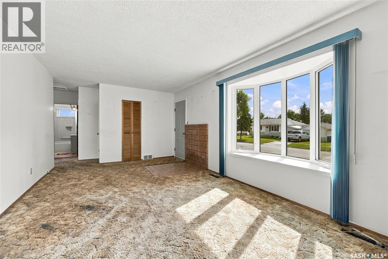 313 7th AVENUE W, Rosetown — photo 4
