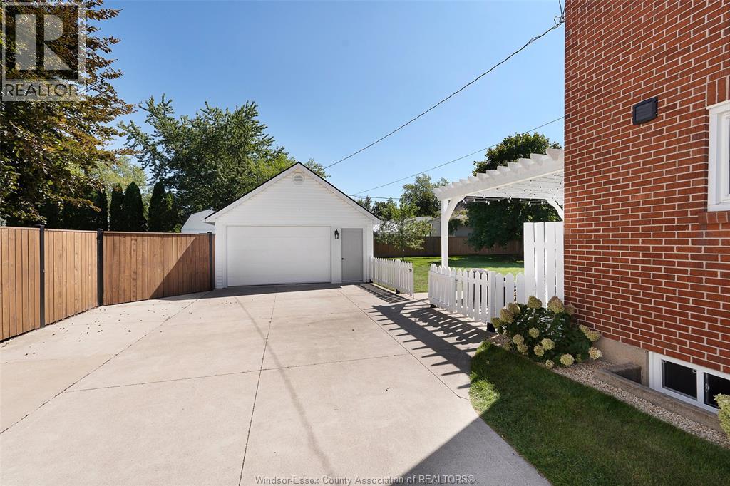 114 WALNUT STREET North, Harrow — photo 6