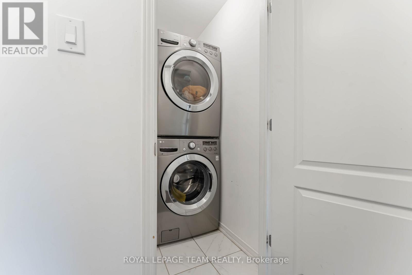 359 MELODIE STREET, Ottawa. Luxury613. By Peter Sagos - Image 32