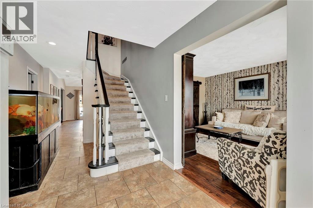 52 BECKETT Drive, Brantford — photo 5