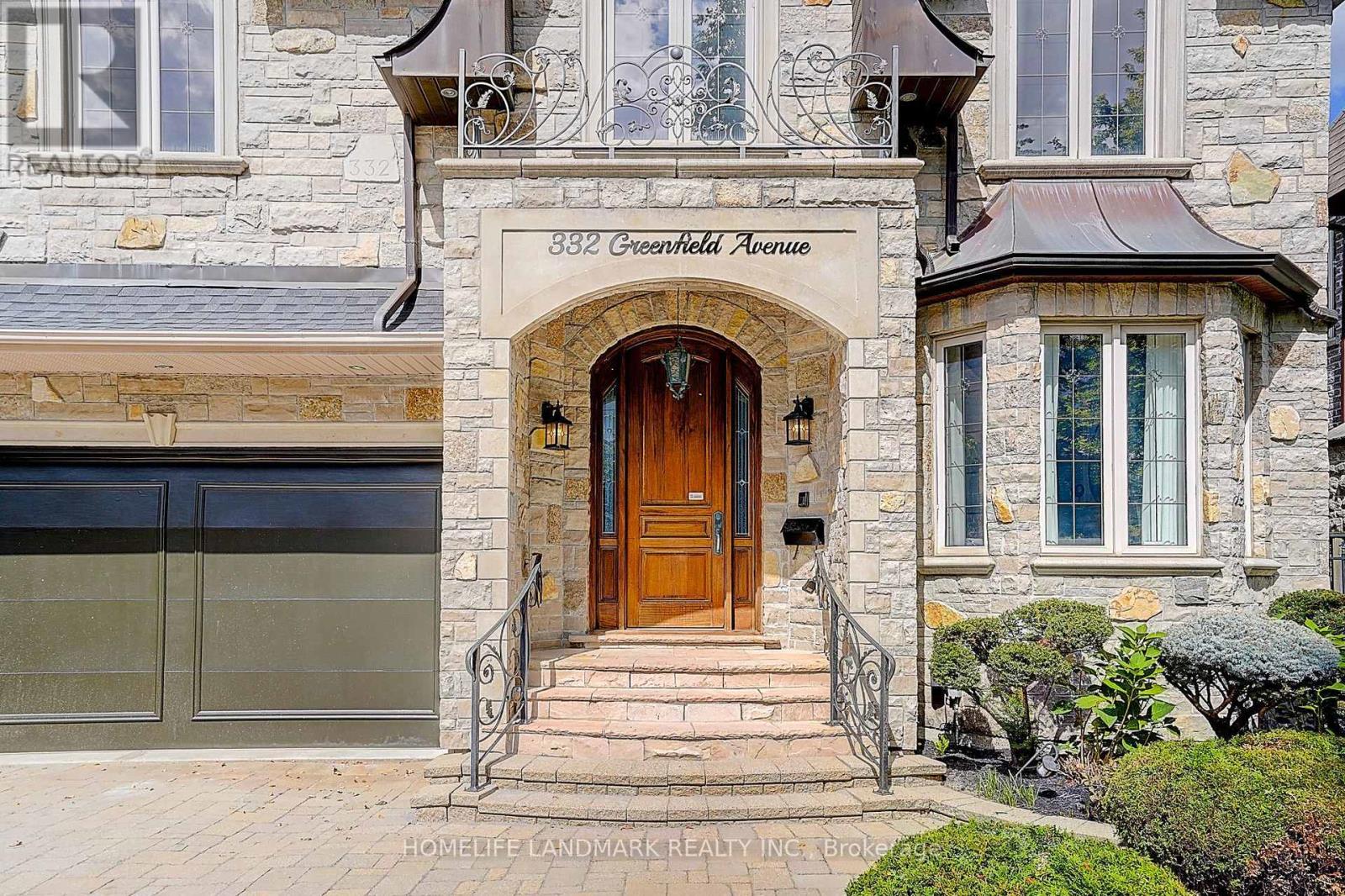 332 Greenfield Avenue, Toronto — photo 2