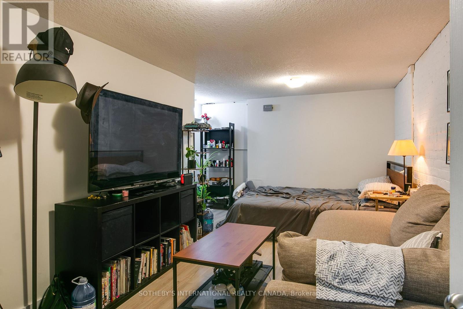 36 ABERDEEN AVENUE - 36