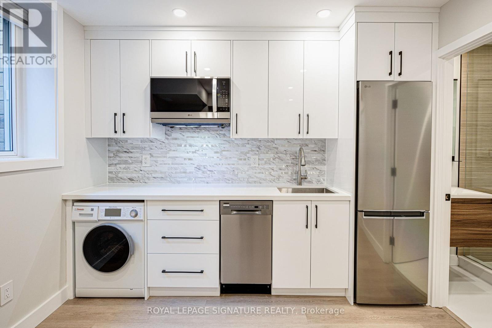LOWER - 20 KEWBEACH AVENUE, Toronto (The Beaches) — photo 3
