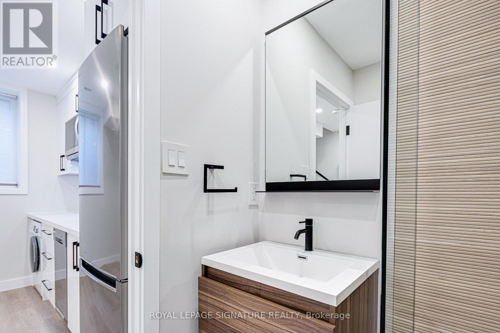 LOWER - 20 KEWBEACH AVENUE, Toronto (The Beaches) — photo 6