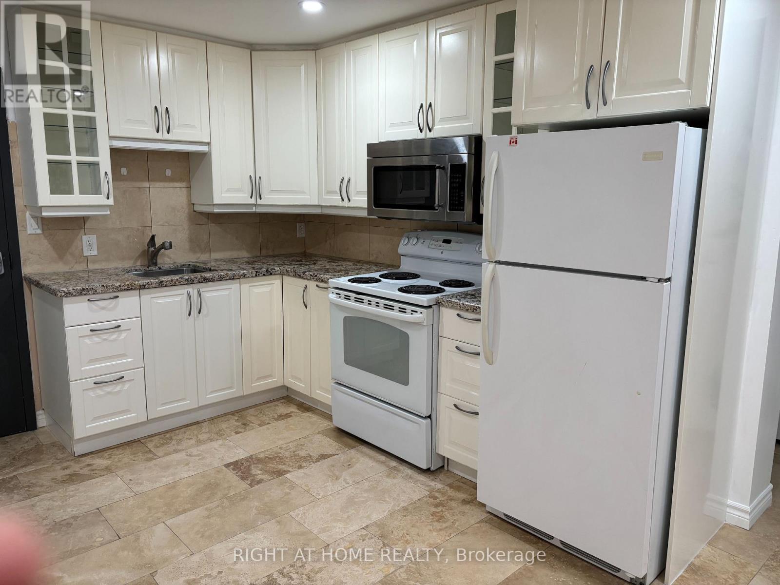 Photo of 611 Gerrard Street
