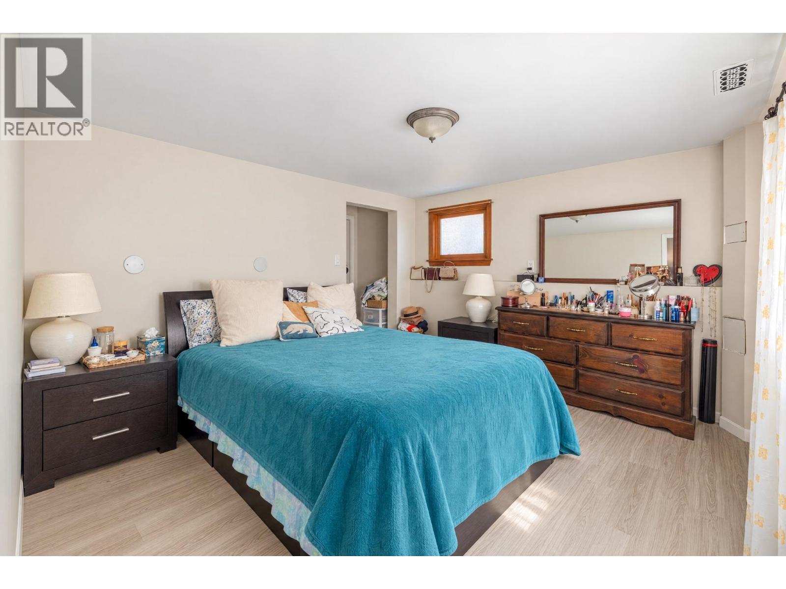 430 W KINGS ROAD, North Vancouver