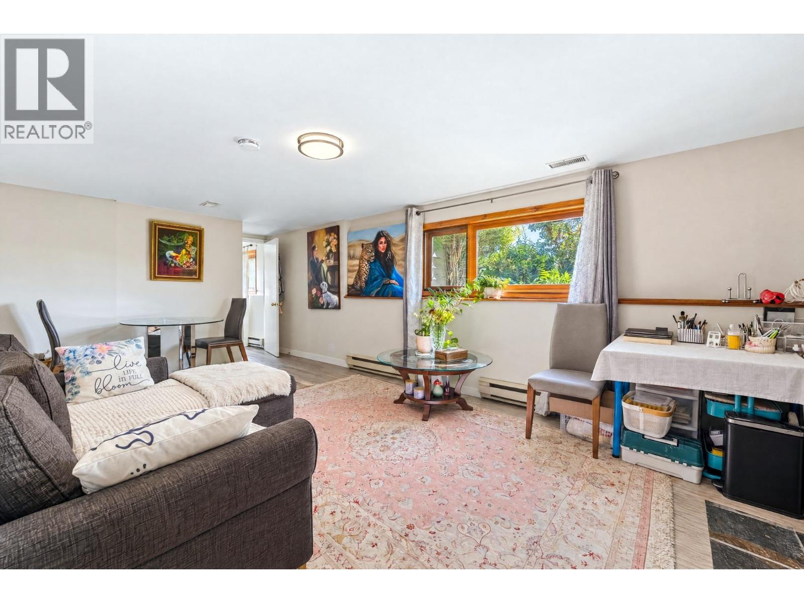 430 W KINGS ROAD, North Vancouver