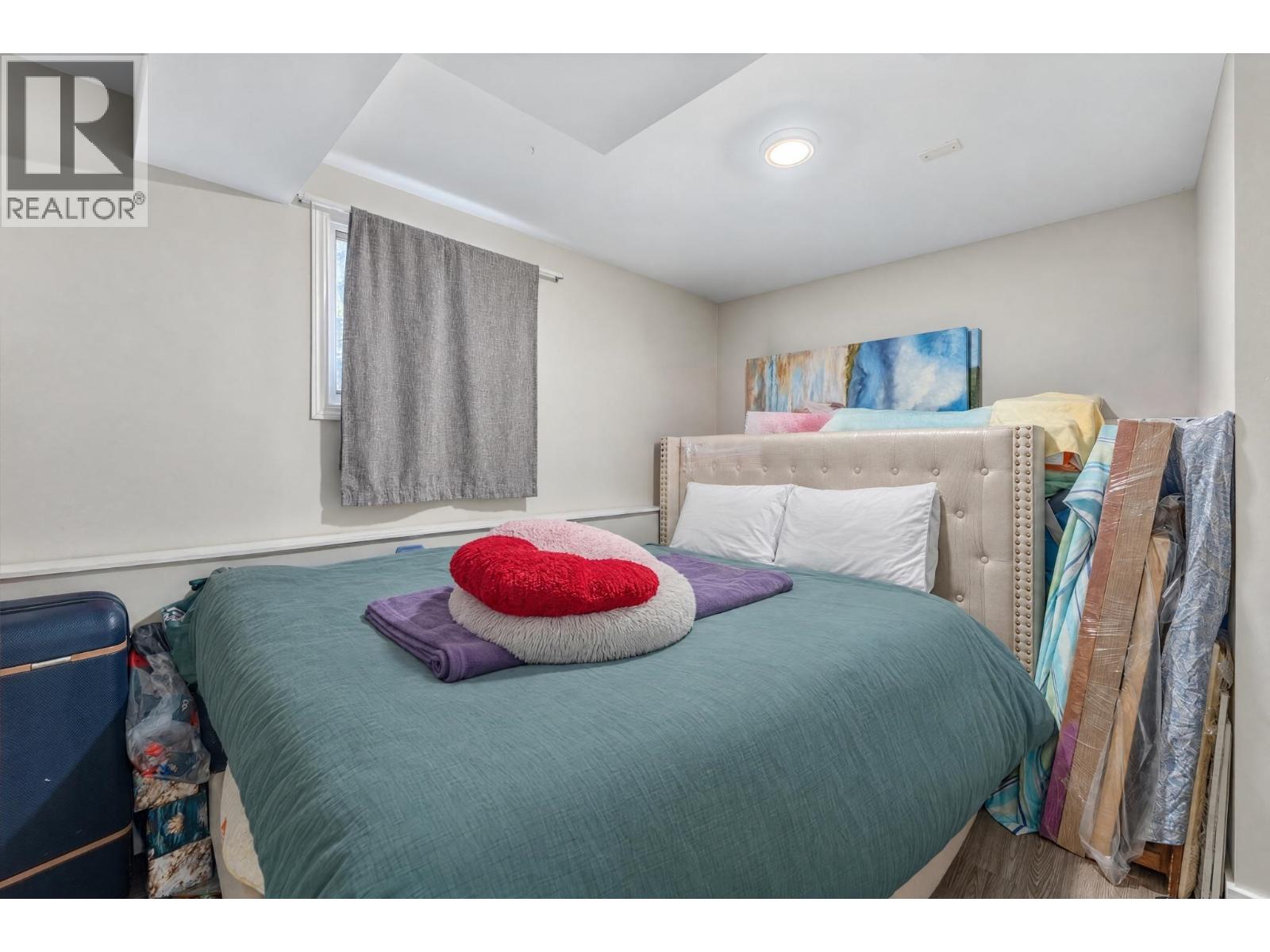 430 W KINGS ROAD, North Vancouver