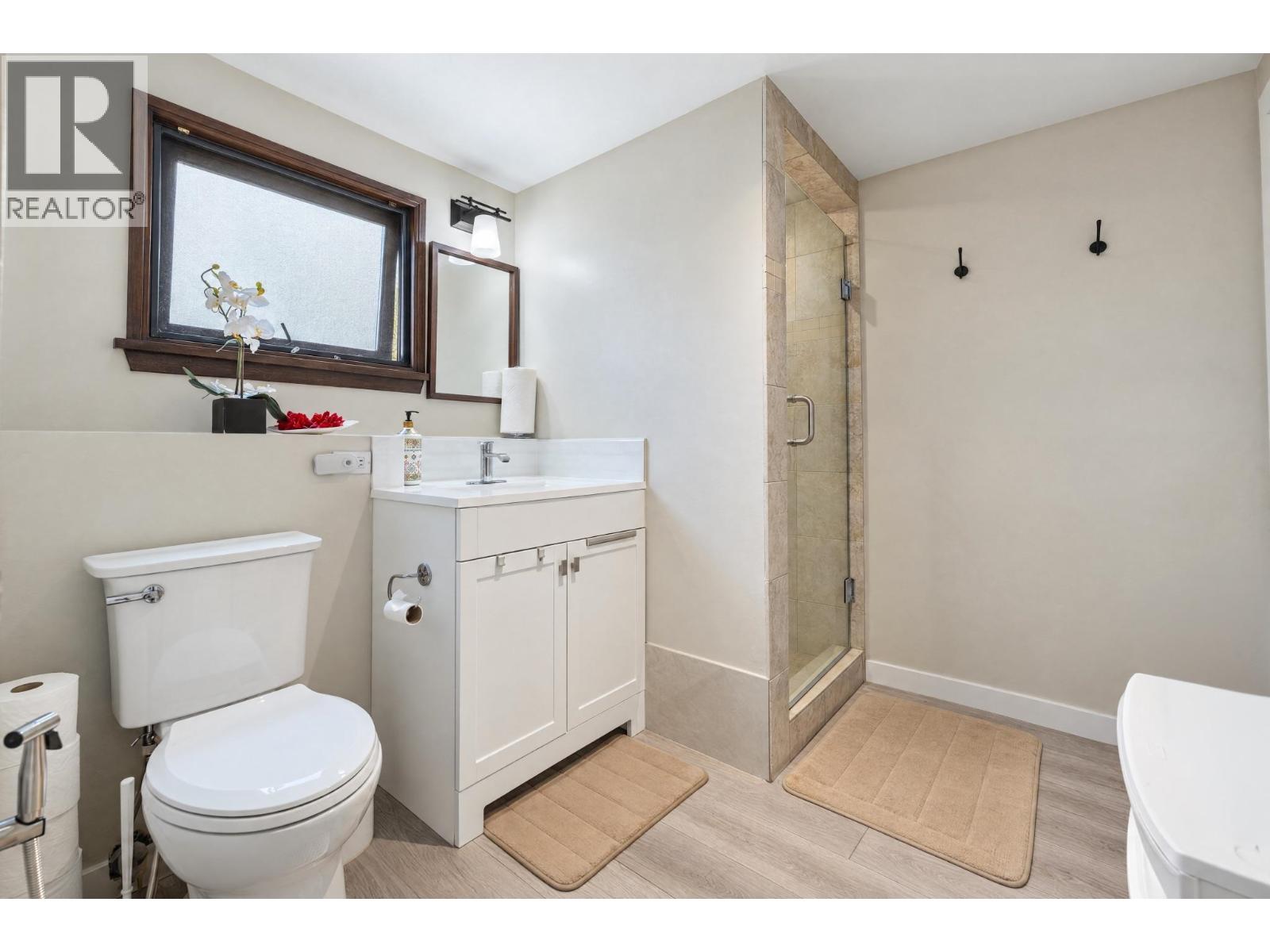 430 W KINGS ROAD, North Vancouver