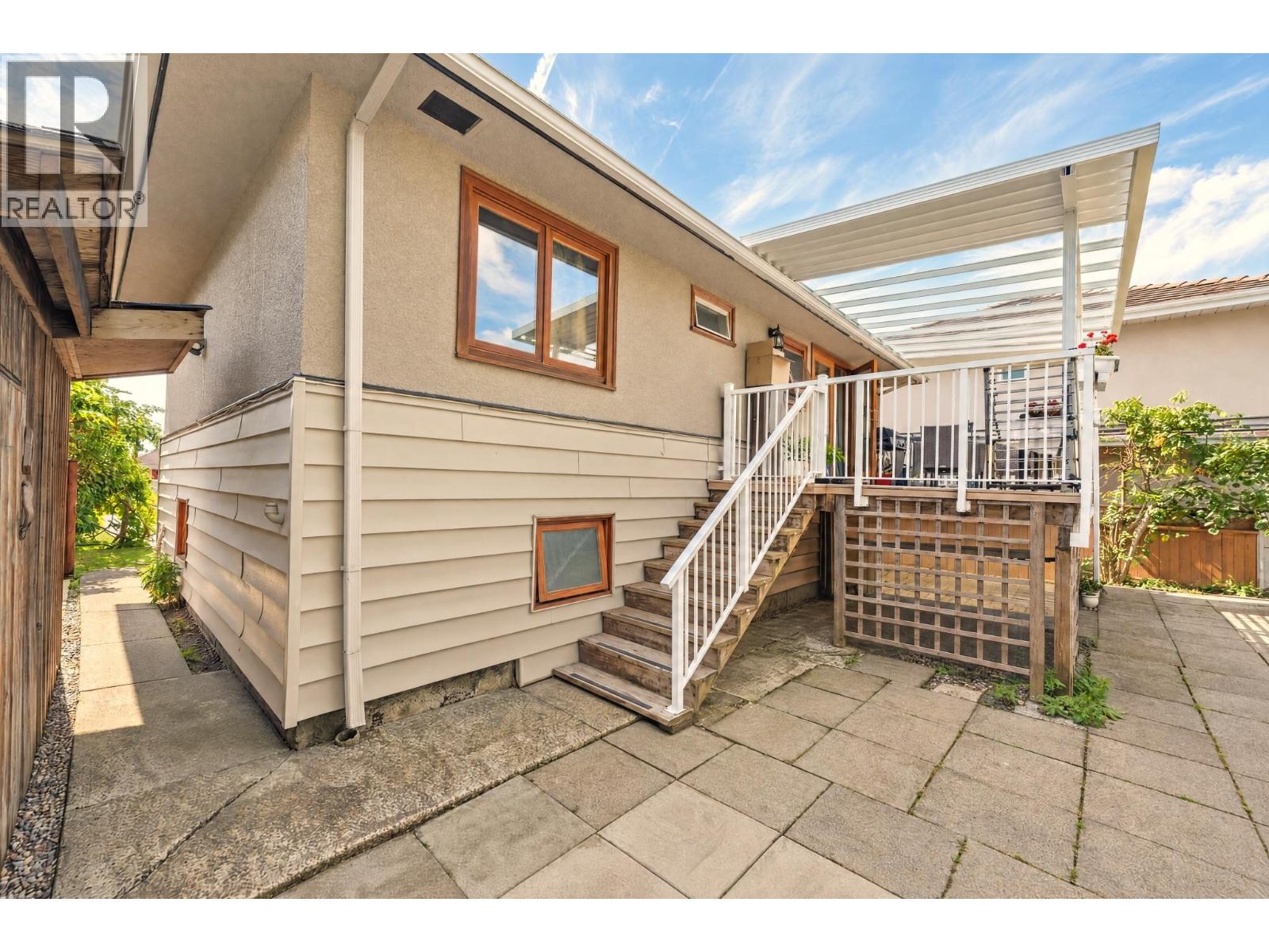 430 W KINGS ROAD, North Vancouver